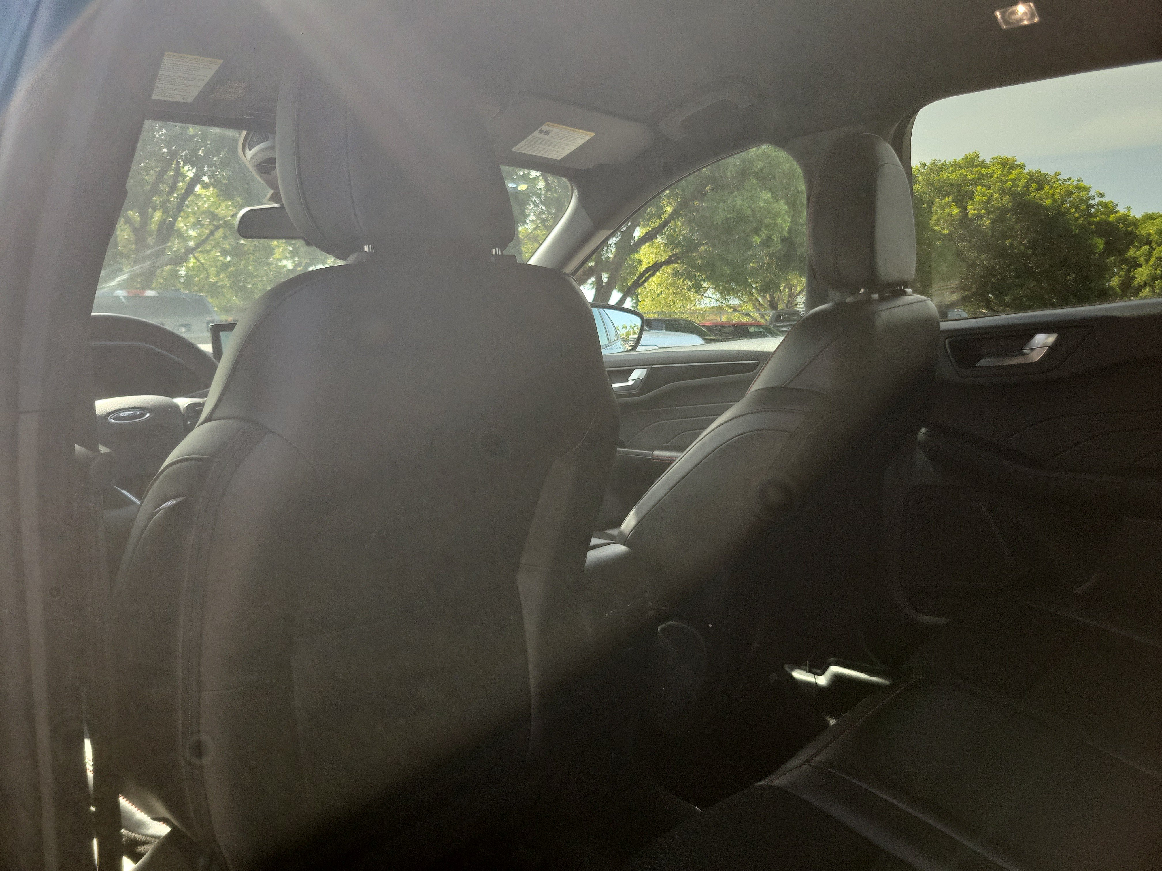 Used 2025 Ford Escape ST-Line w/ Tech Pack #1 FWD image 16