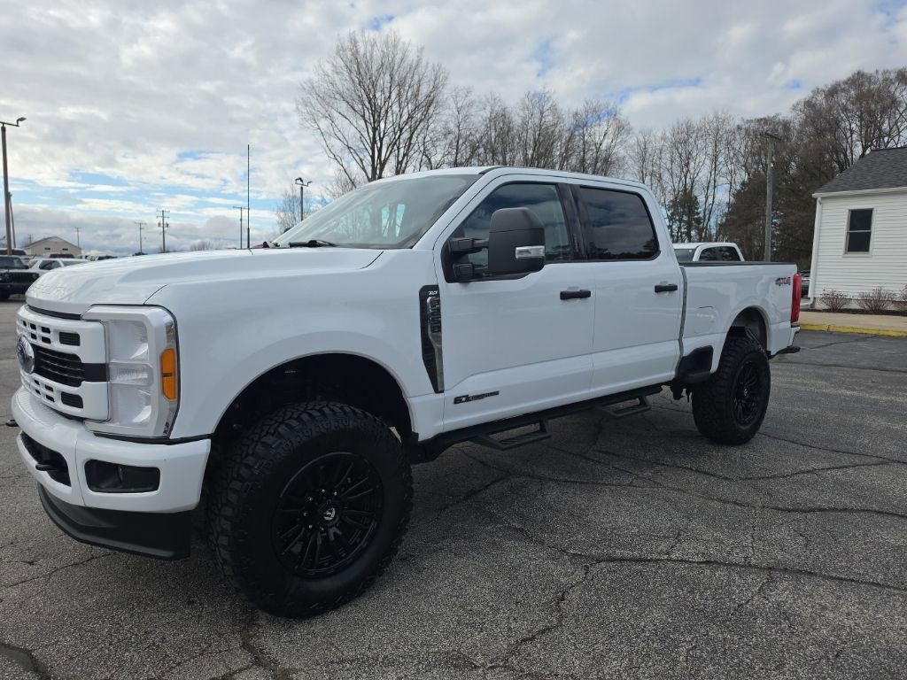 Used 2023 Ford F250 XLT AWD/4WD image 3