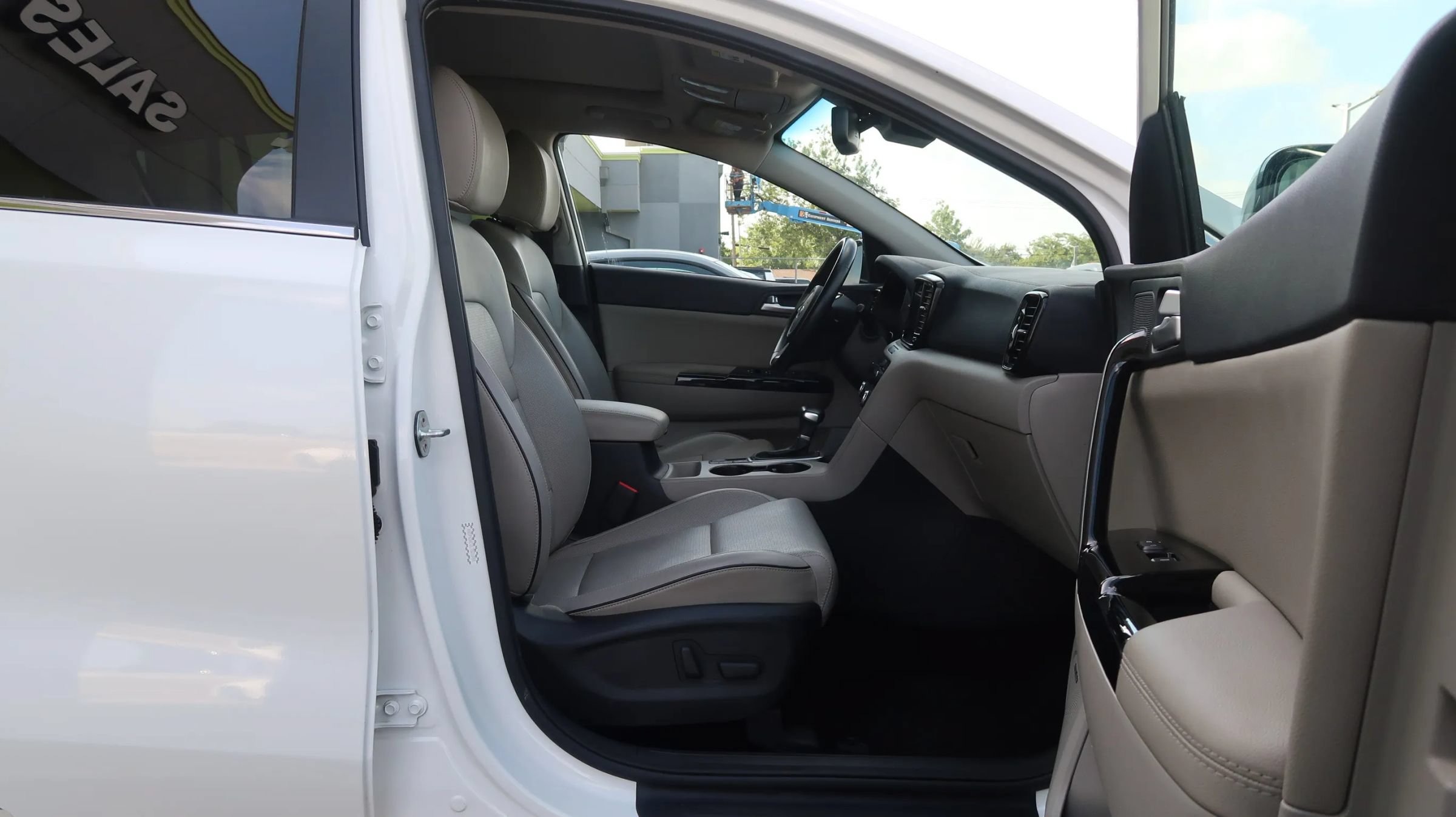 Used 2020 Kia Sportage EX w/ Option Group 15 FWD image 25