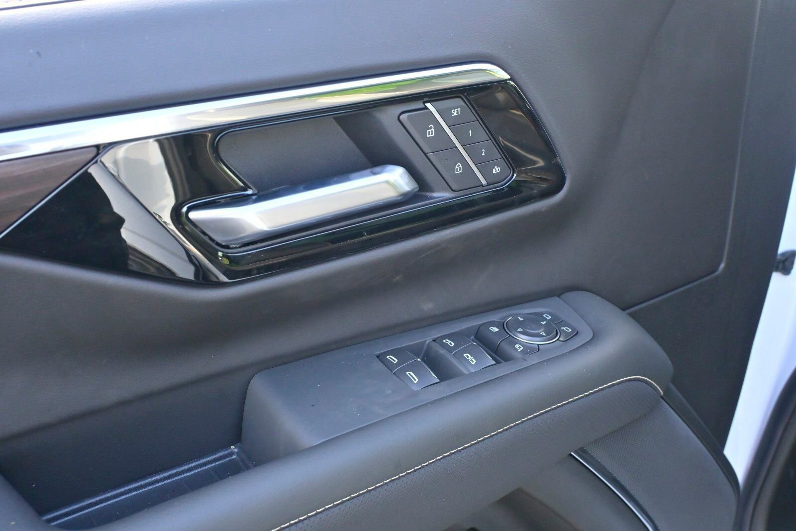 Used 2026 Chevrolet Suburban Premier w/ Sun And Tow Package image 36