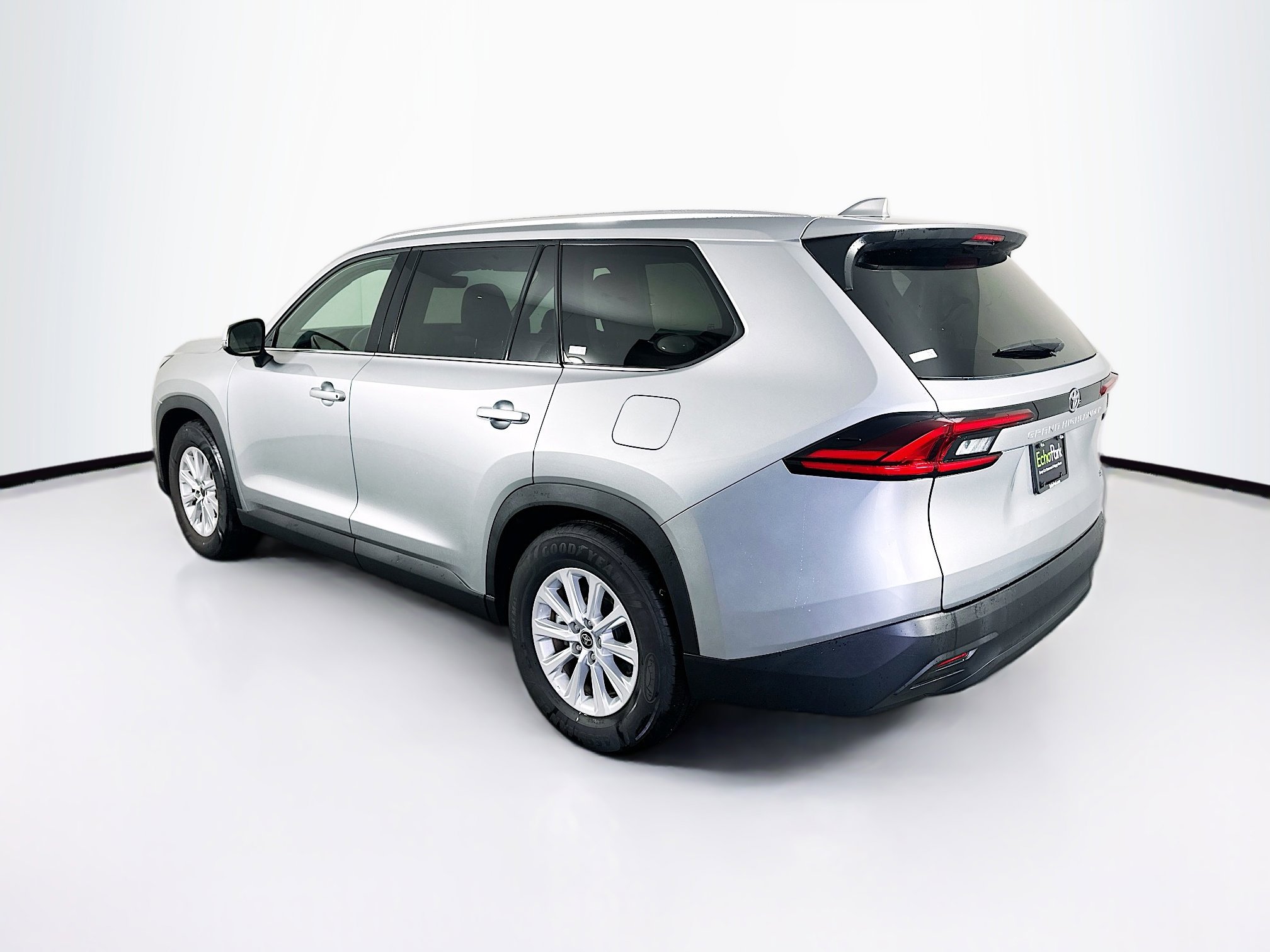 Used 2025 Toyota Grand Highlander FWD image 5