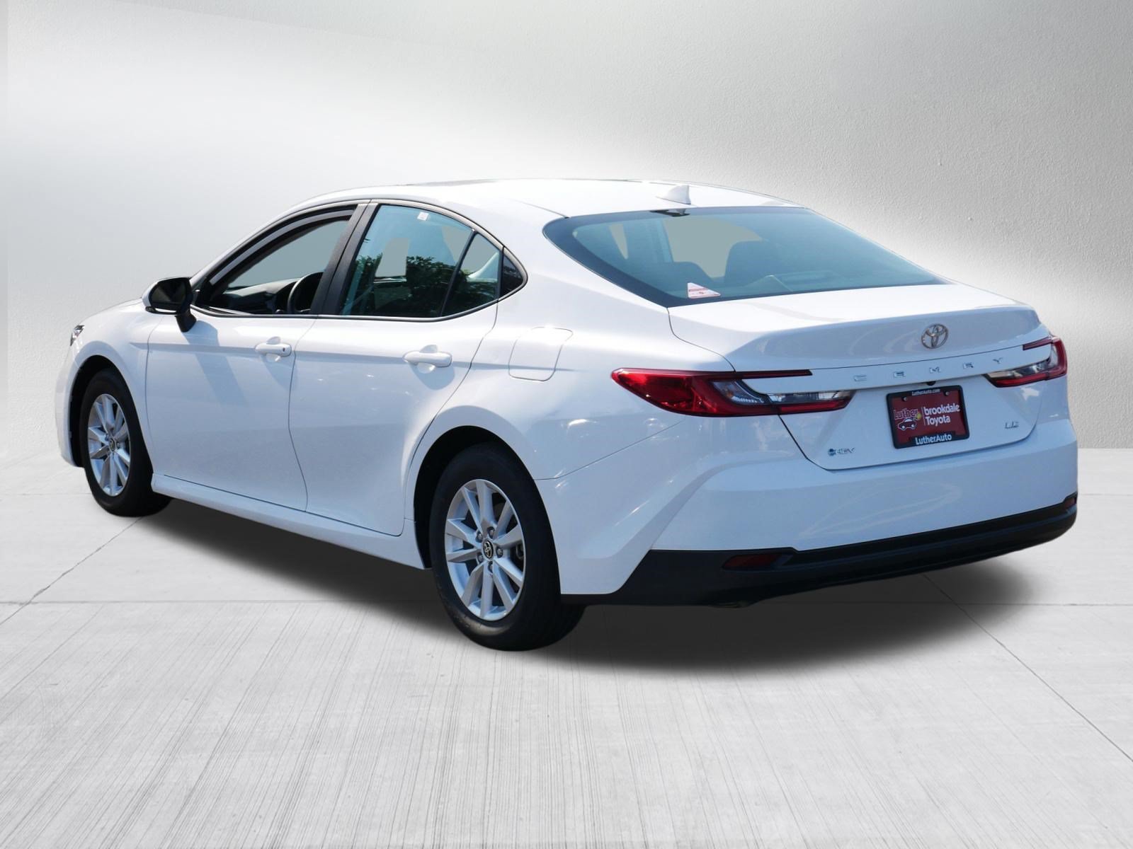 Certified 2025 Toyota Camry LE FWD image 5