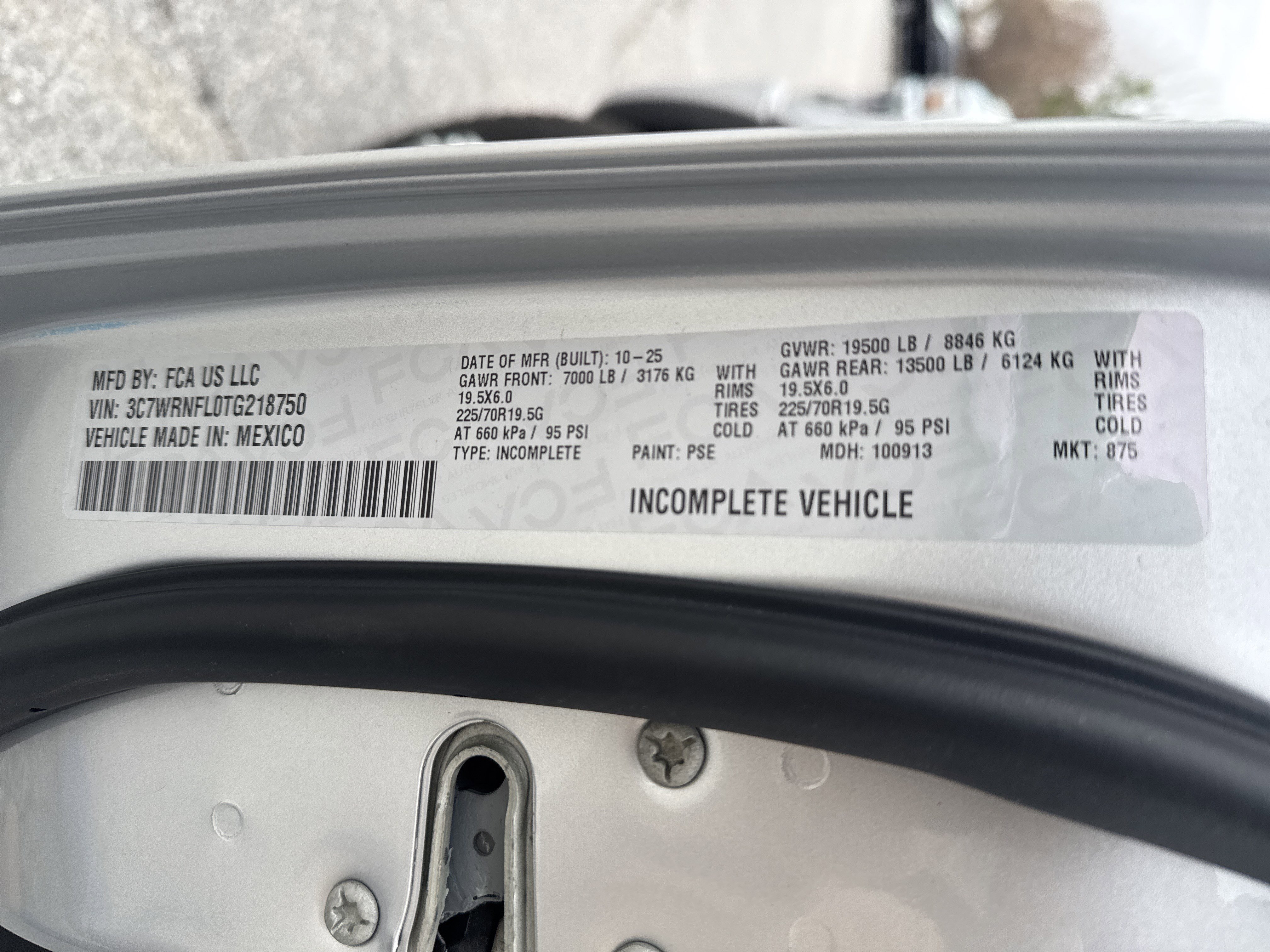 New 2026 RAM 5500 4x4 Crew Cab w/ Laramie Trim Package image 36