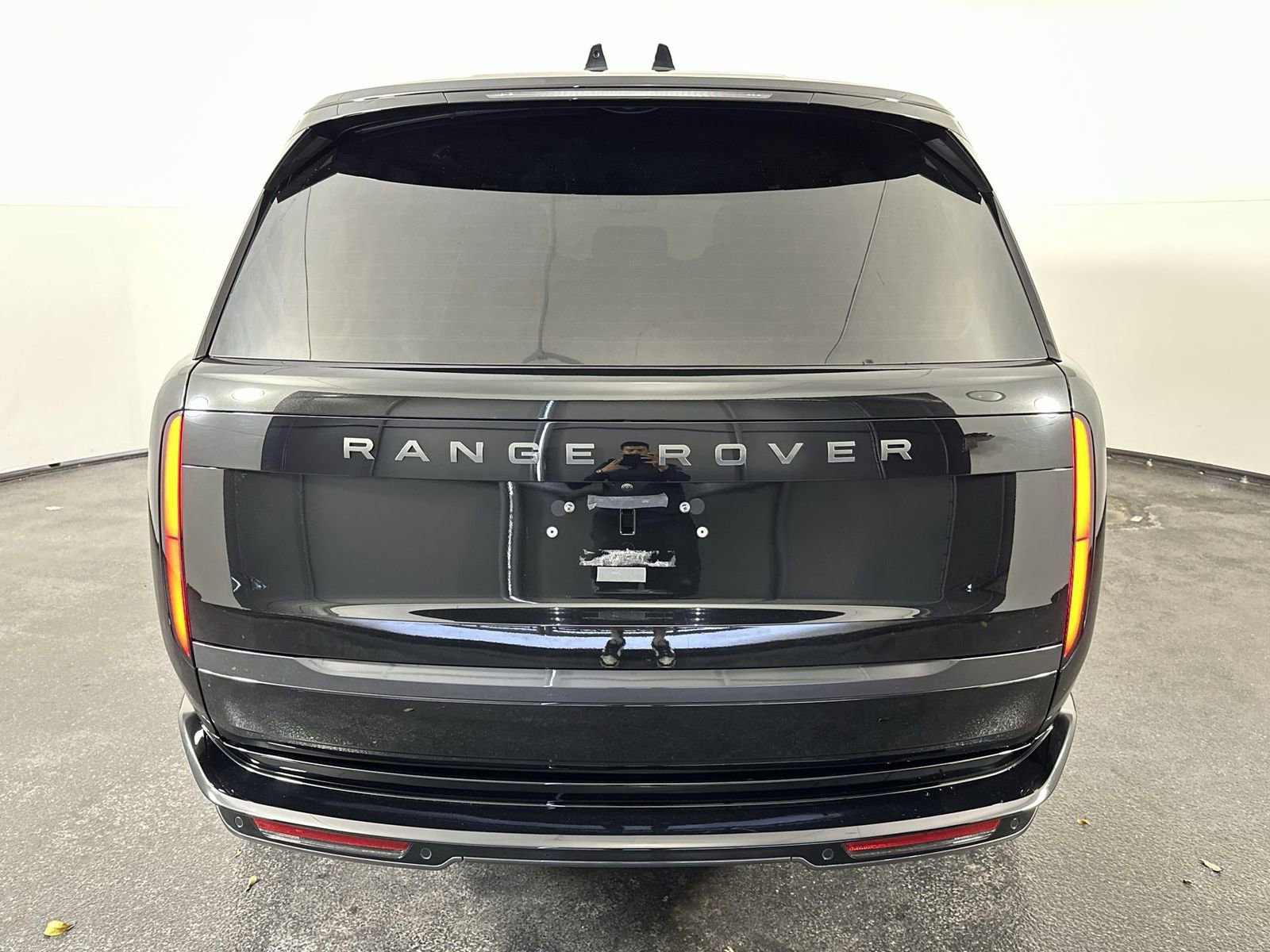 Used 2024 Land Rover Range Rover Long Wheelbase SE image 7