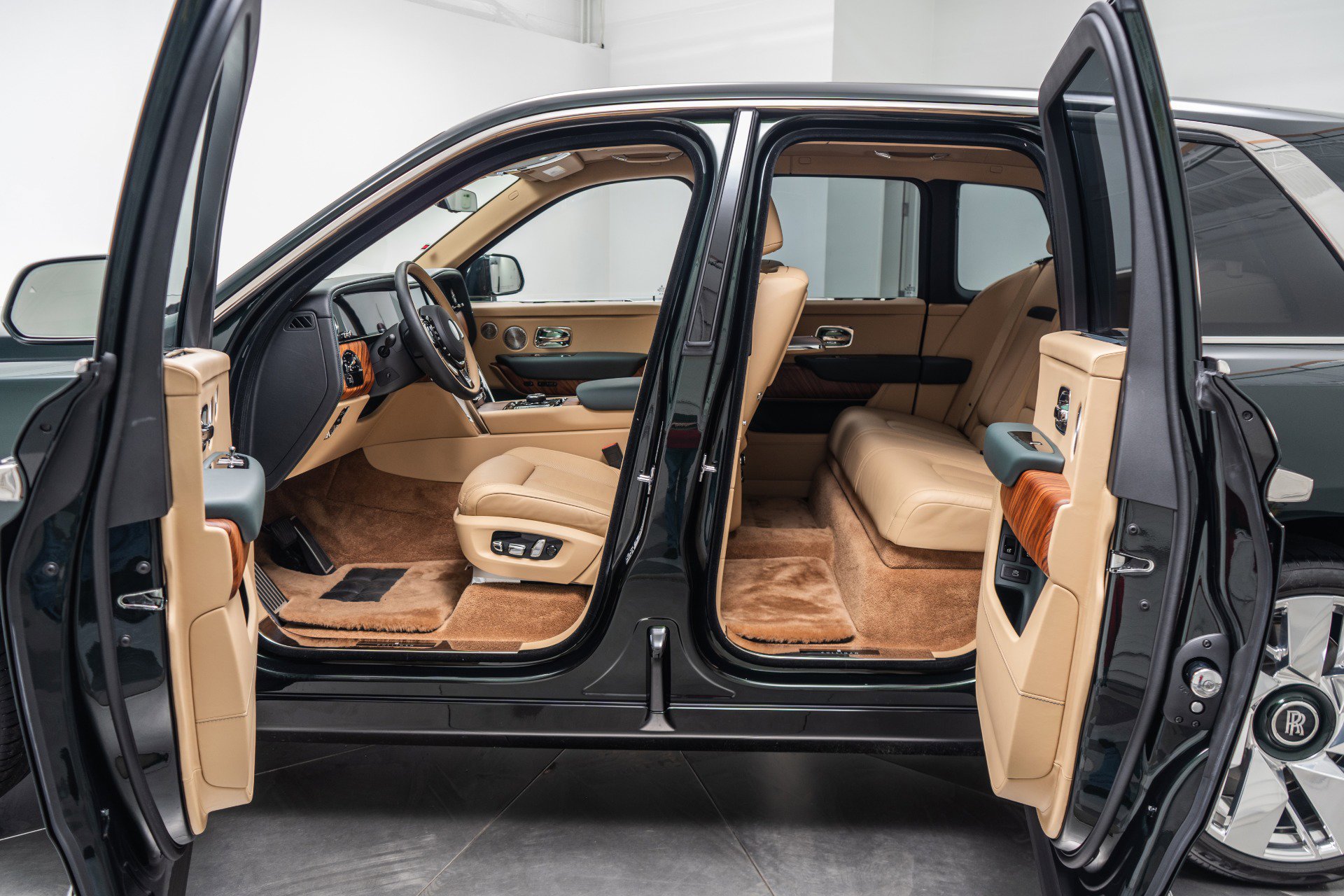 Used 2025 Rolls-Royce Cullinan -Series 2, Bespoke Audio, Star image 35