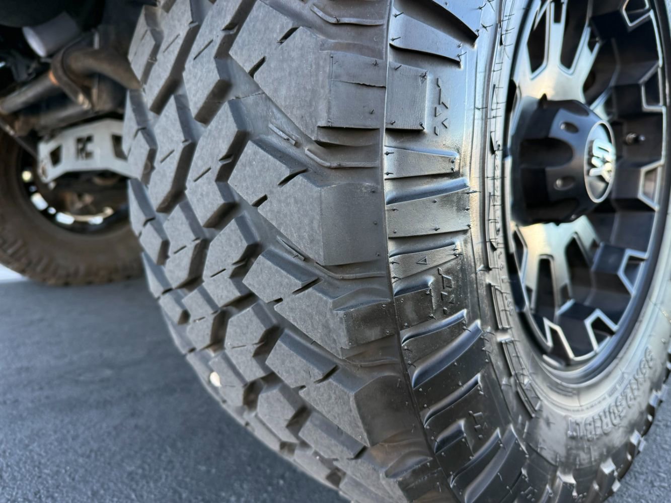 Used 2015 Nissan Titan SV w/ SV Value Truck Package image 26