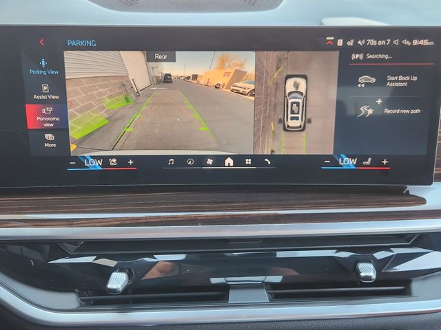 Used 2026 BMW X7 M60i w/ Executive Package image 18