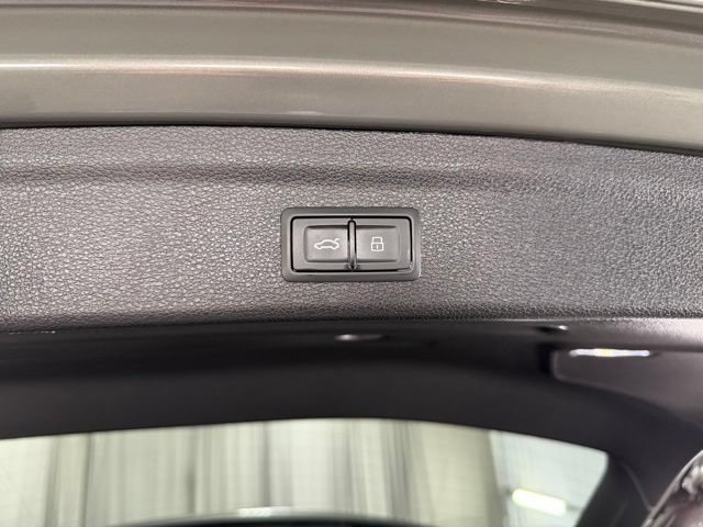 Used 2020 Audi Q3 2.0T Premium Plus w/ Premium Plus Package AWD/4WD image 10