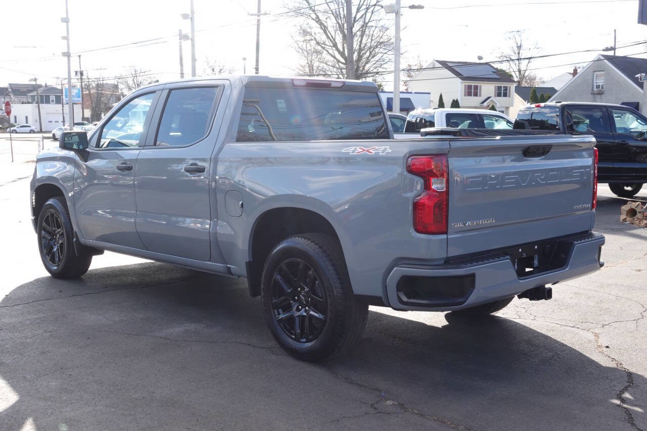 Used 2024 Chevrolet Silverado 1500 Custom AWD/4WD image 3