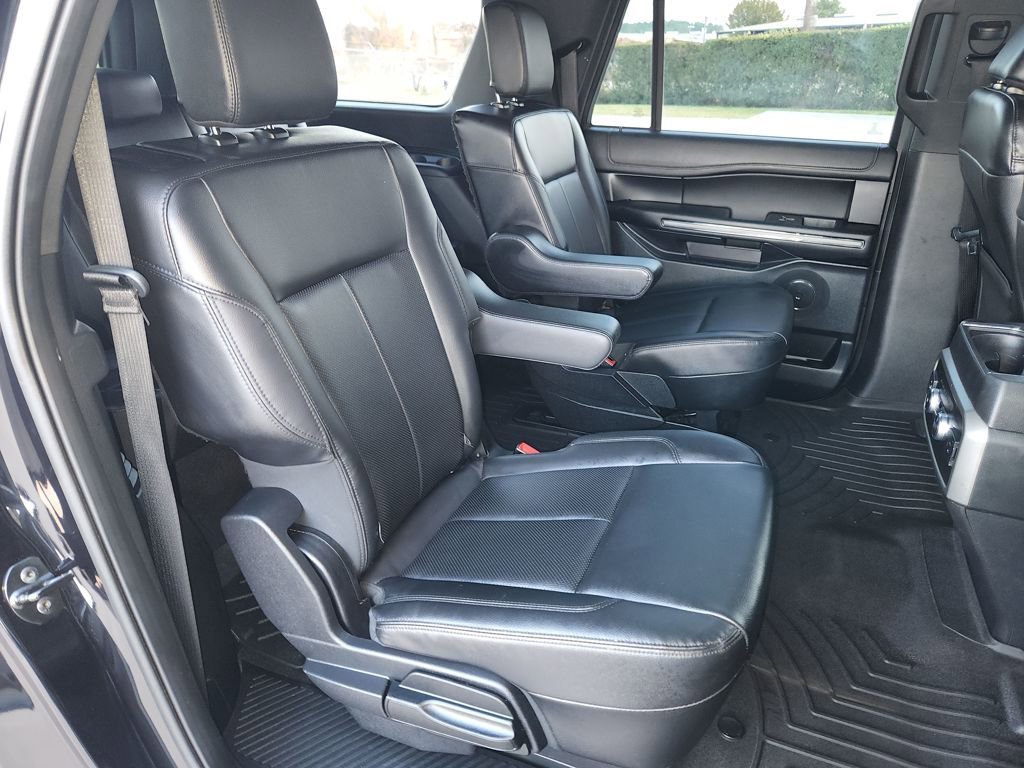 Used 2021 Ford Expedition Max XLT image 15