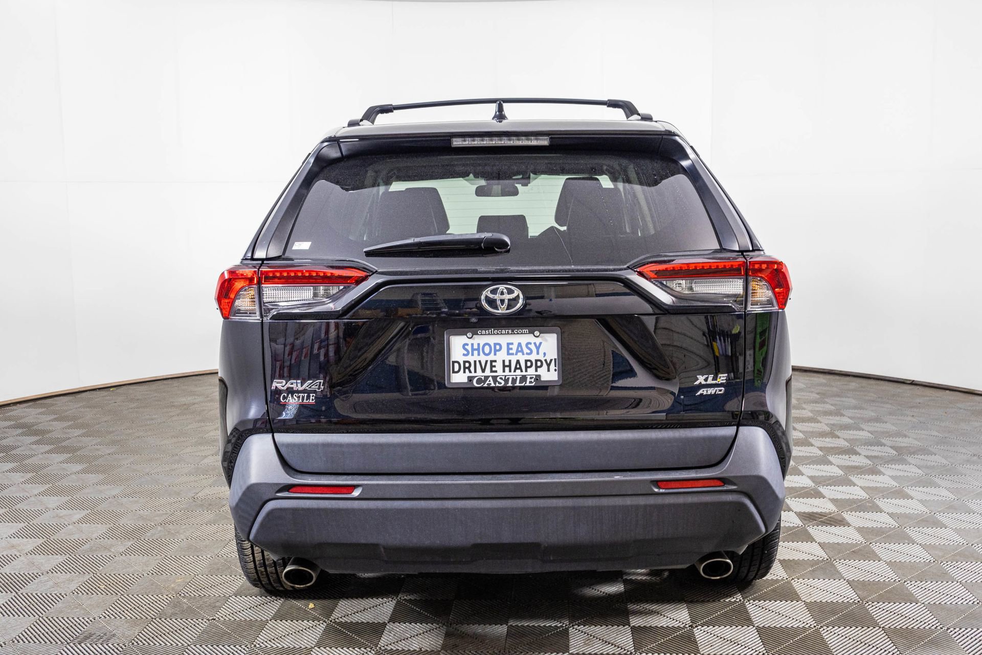 Used 2022 Toyota RAV4 XLE Premium image 16