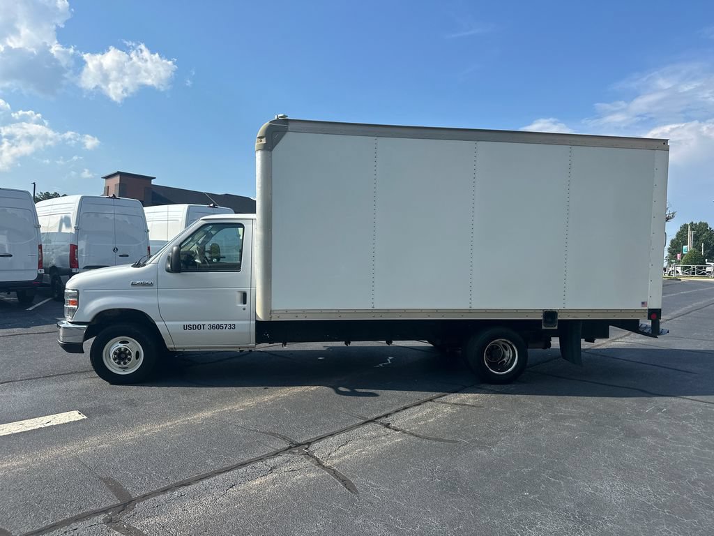 Used 2019 Ford E-450 and Econoline 450 Super Duty w/ Power Windows & Locks Group RWD image 4
