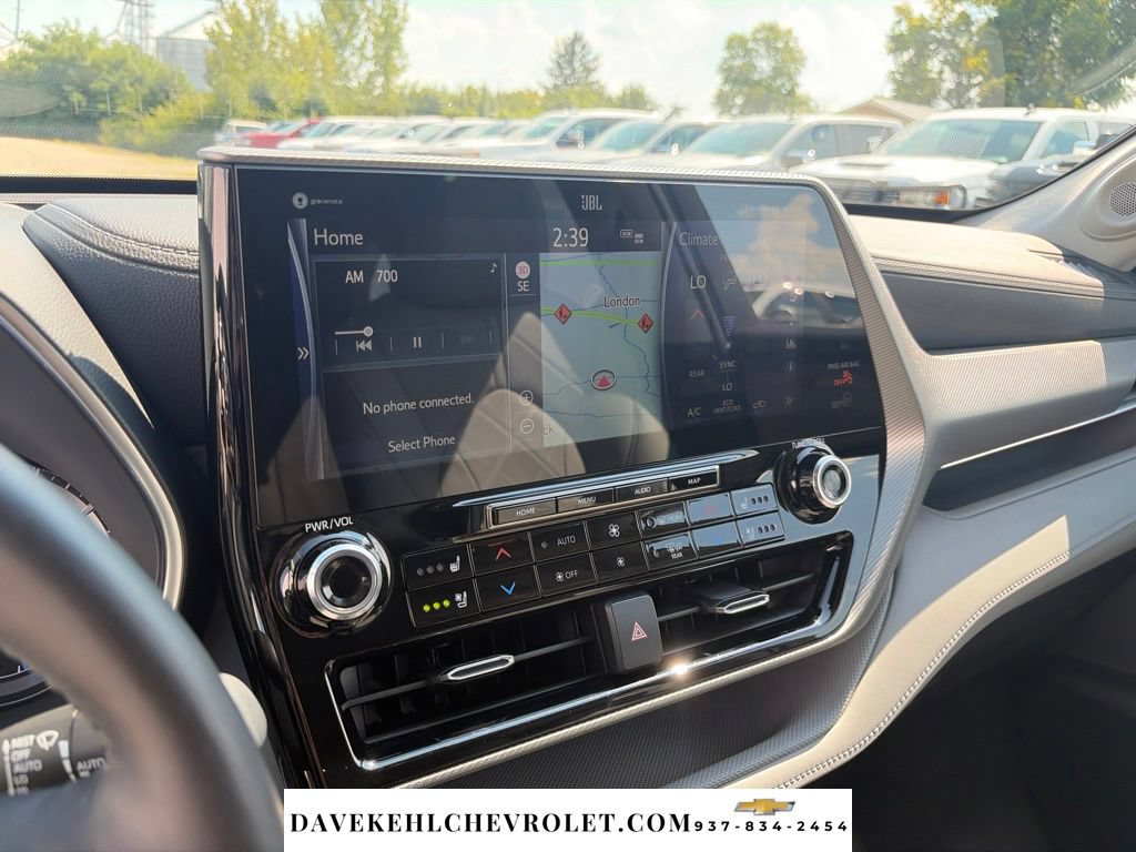 Used 2021 Toyota Highlander Platinum AWD/4WD image 12