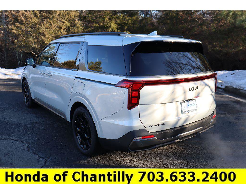 Used 2026 Kia Carnival SX w/ SX Dark Edition Package image 5