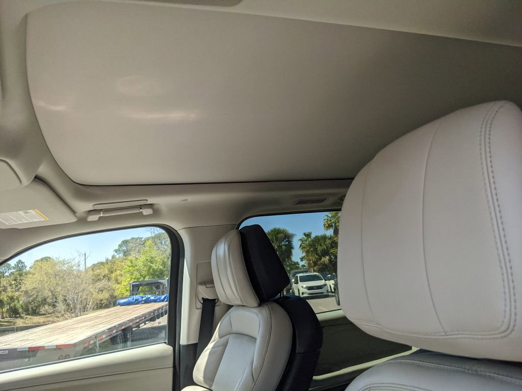 Used 2025 Lincoln Navigator Reserve image 23