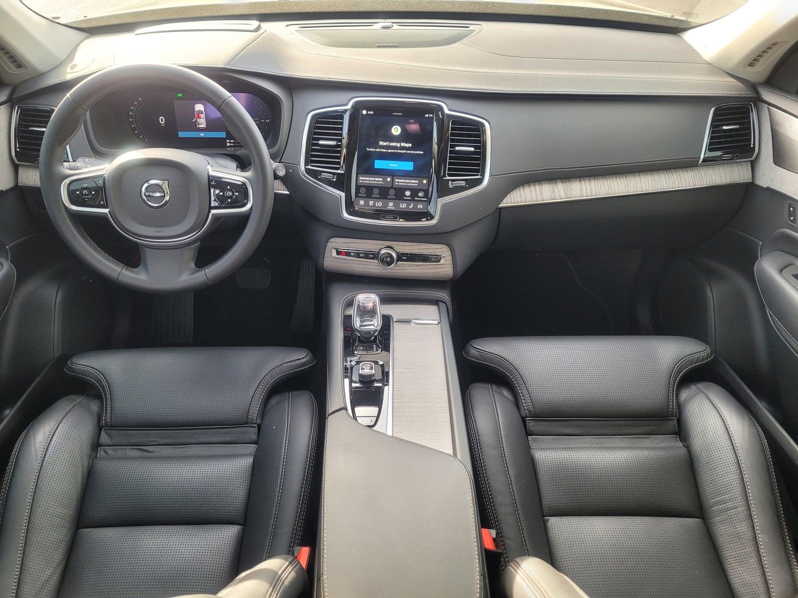 Certified 2024 Volvo XC90 T8 Ultimate w/ Protection Package Premier image 13