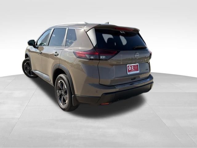 Used 2024 Nissan Rogue SV w/ SV Premium Package FWD image 4