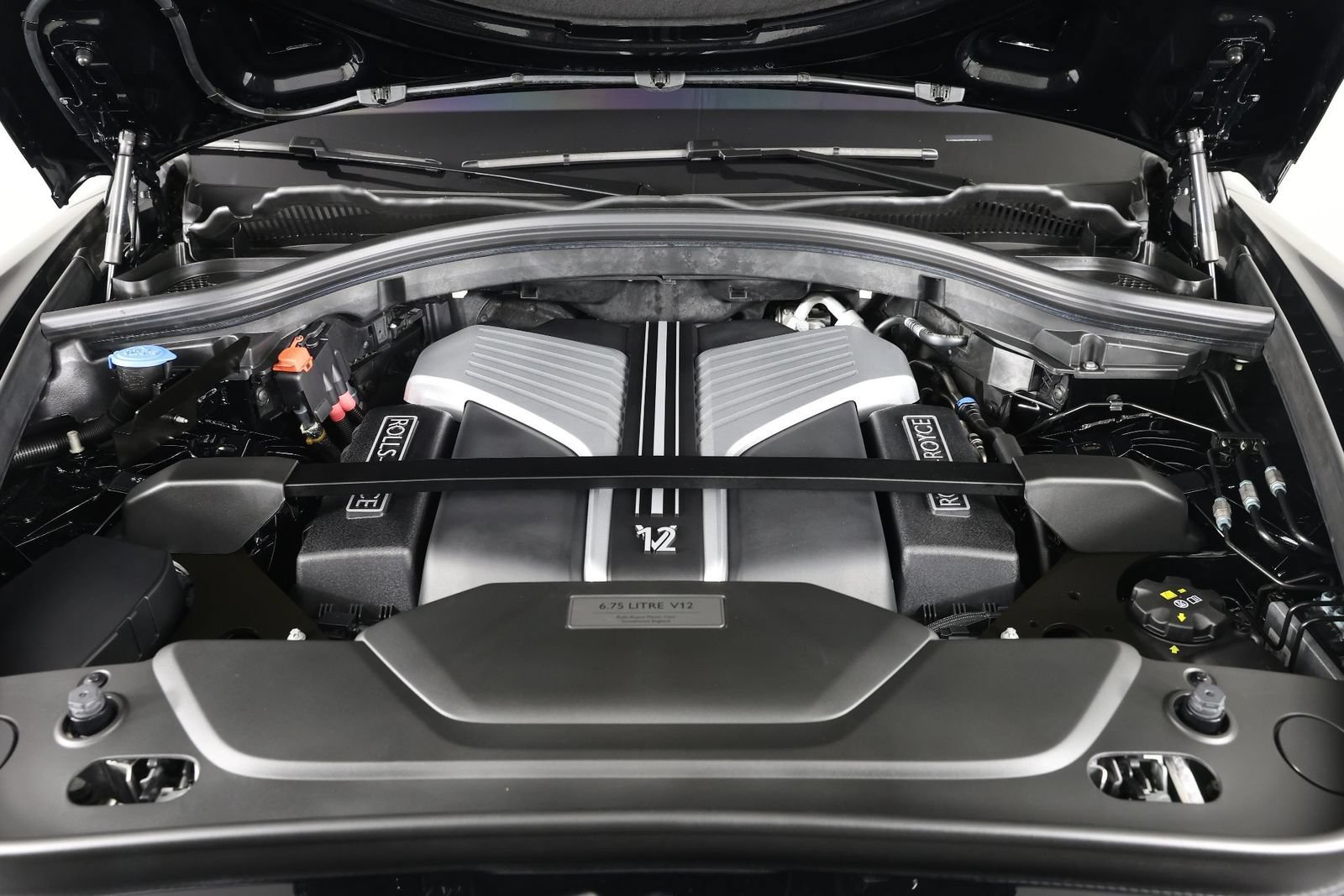 Certified 2025 Rolls-Royce Cullinan AWD/4WD image 28