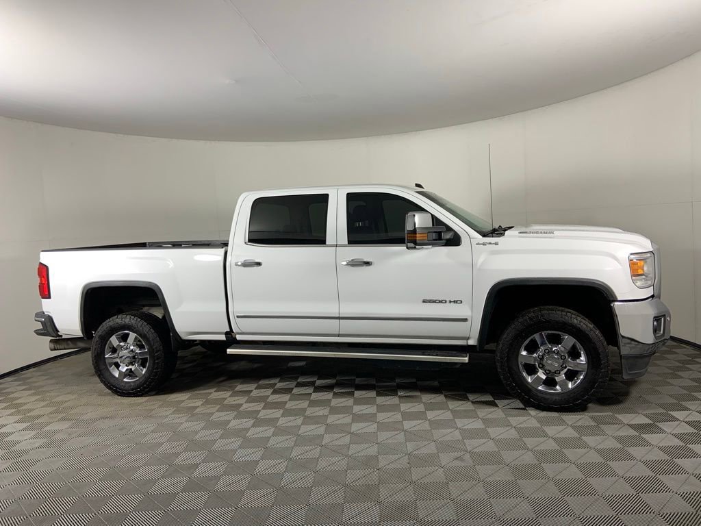 Used 2019 GMC Sierra 2500 SLT w/ Duramax Plus Package AWD/4WD image 2
