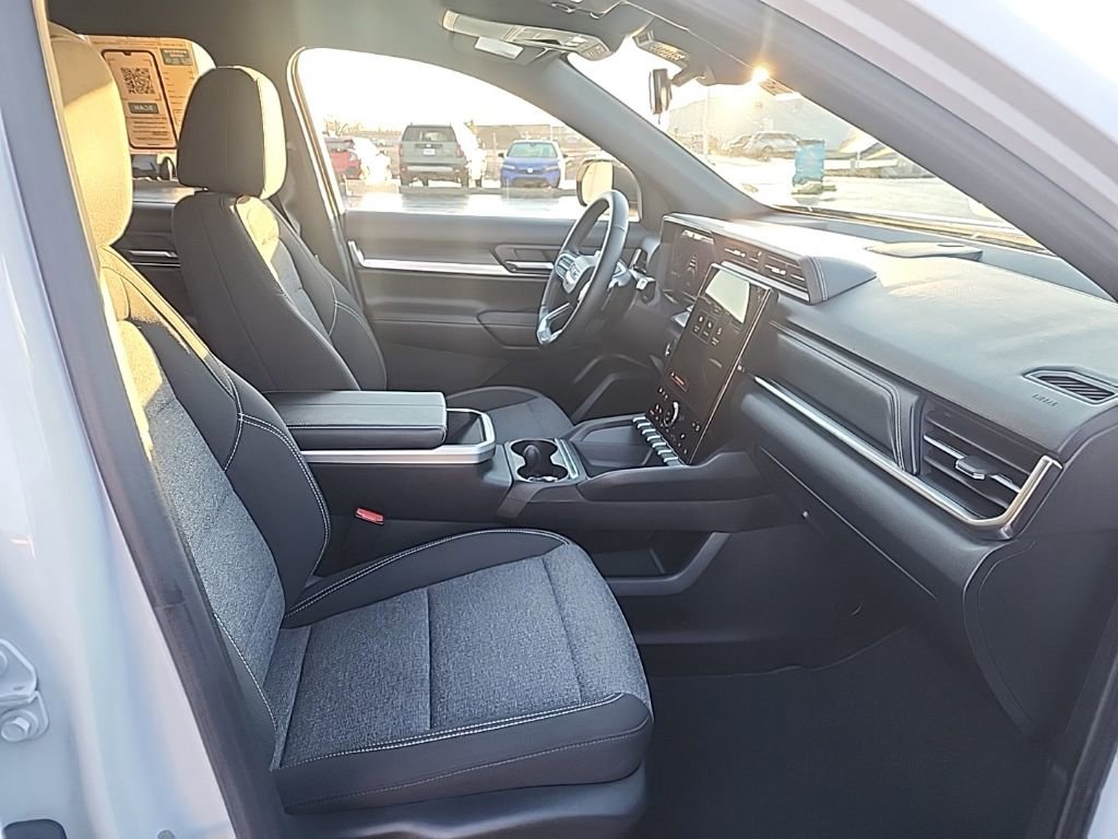 Used 2025 GMC Terrain Elevation image 32