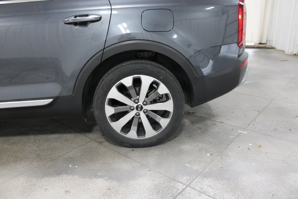 Used 2020 Kia Telluride S FWD image 16