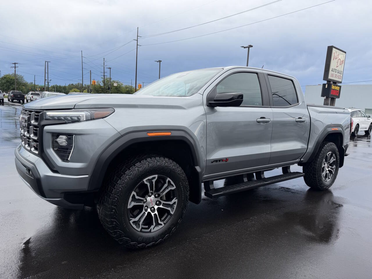 Used 2024 GMC Canyon AT4 w/ AT4 Premium Package AWD/4WD image 4