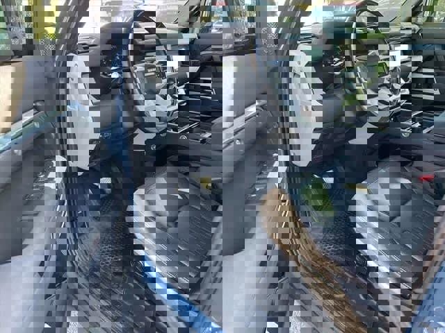 Used 2020 Land Rover Defender 110 SE image 9