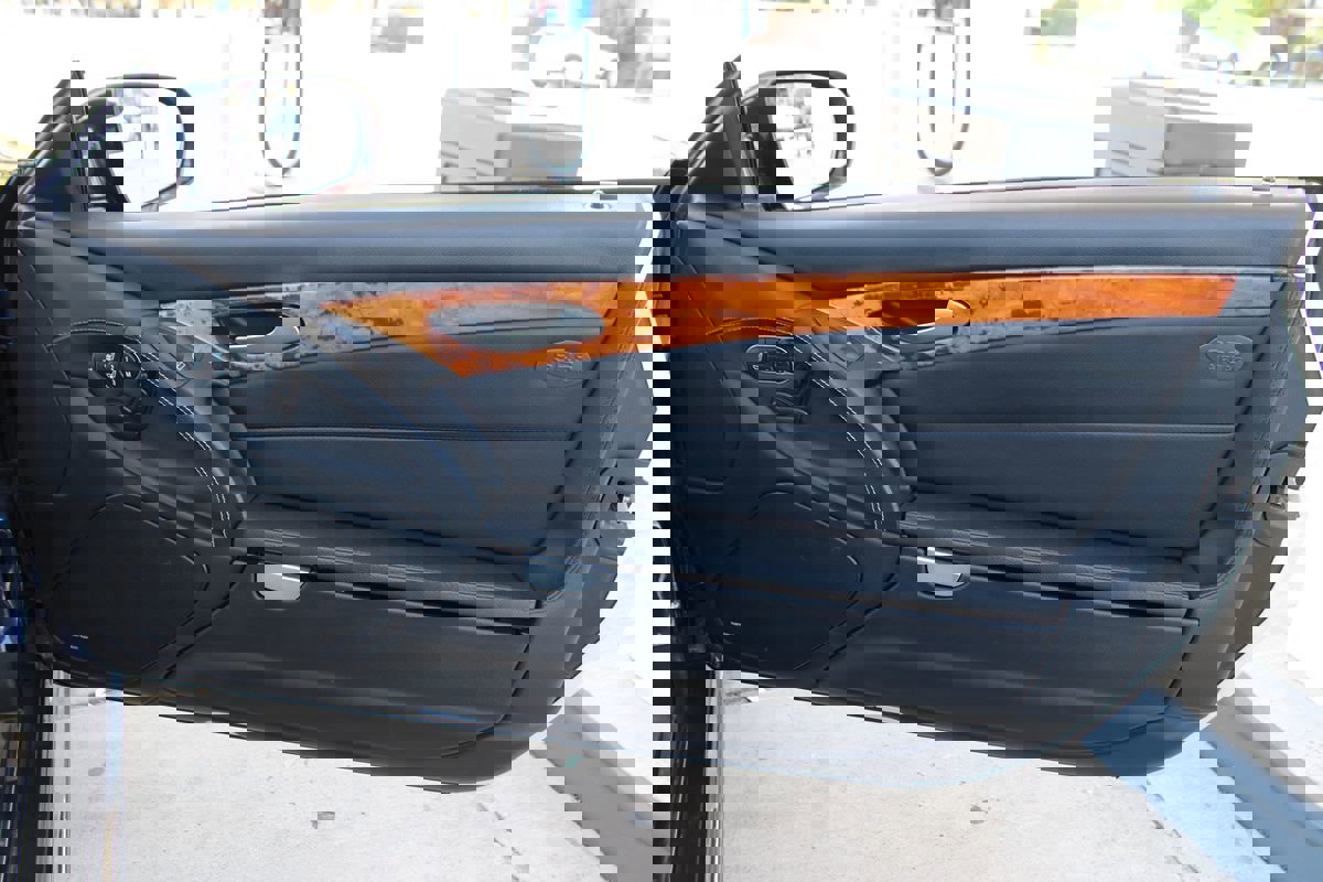 Used 2011 Mercedes-Benz SL 550 image 37