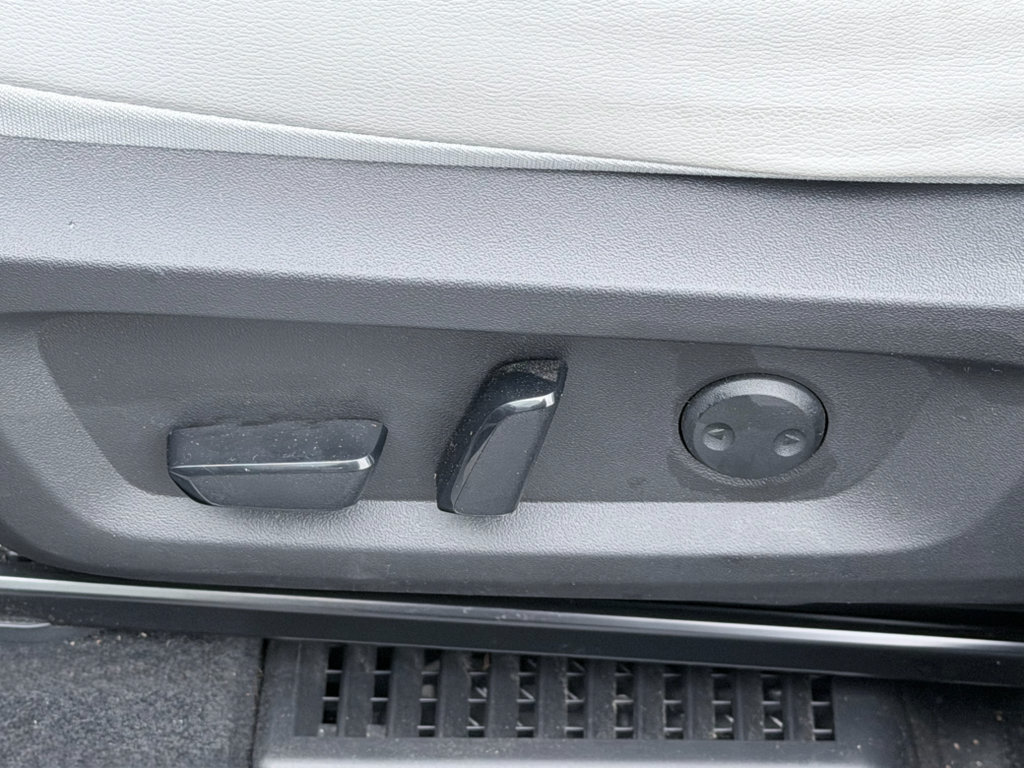 Used 2024 Mitsubishi Outlander SEL FWD image 16