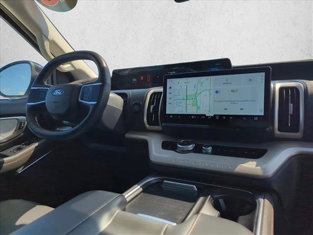 Used 2025 Ford Expedition Active image 27