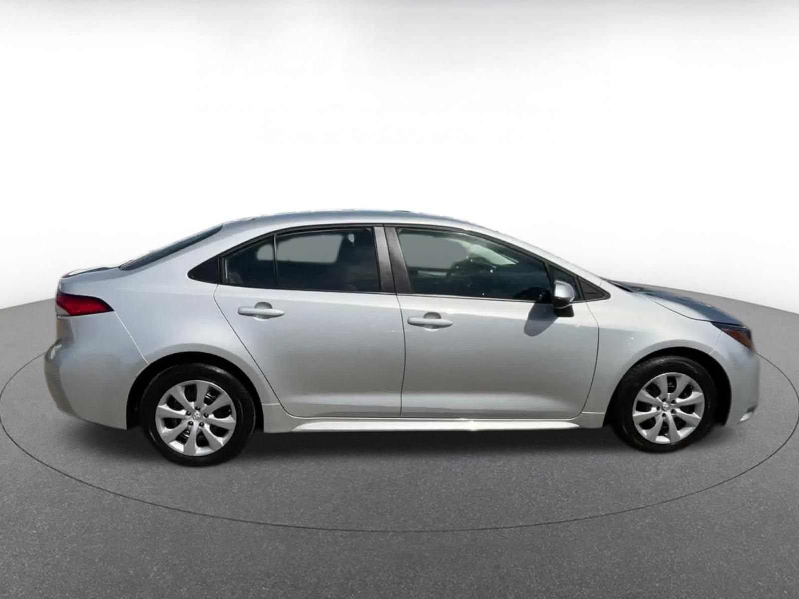 Used 2025 Toyota Corolla LE FWD image 26