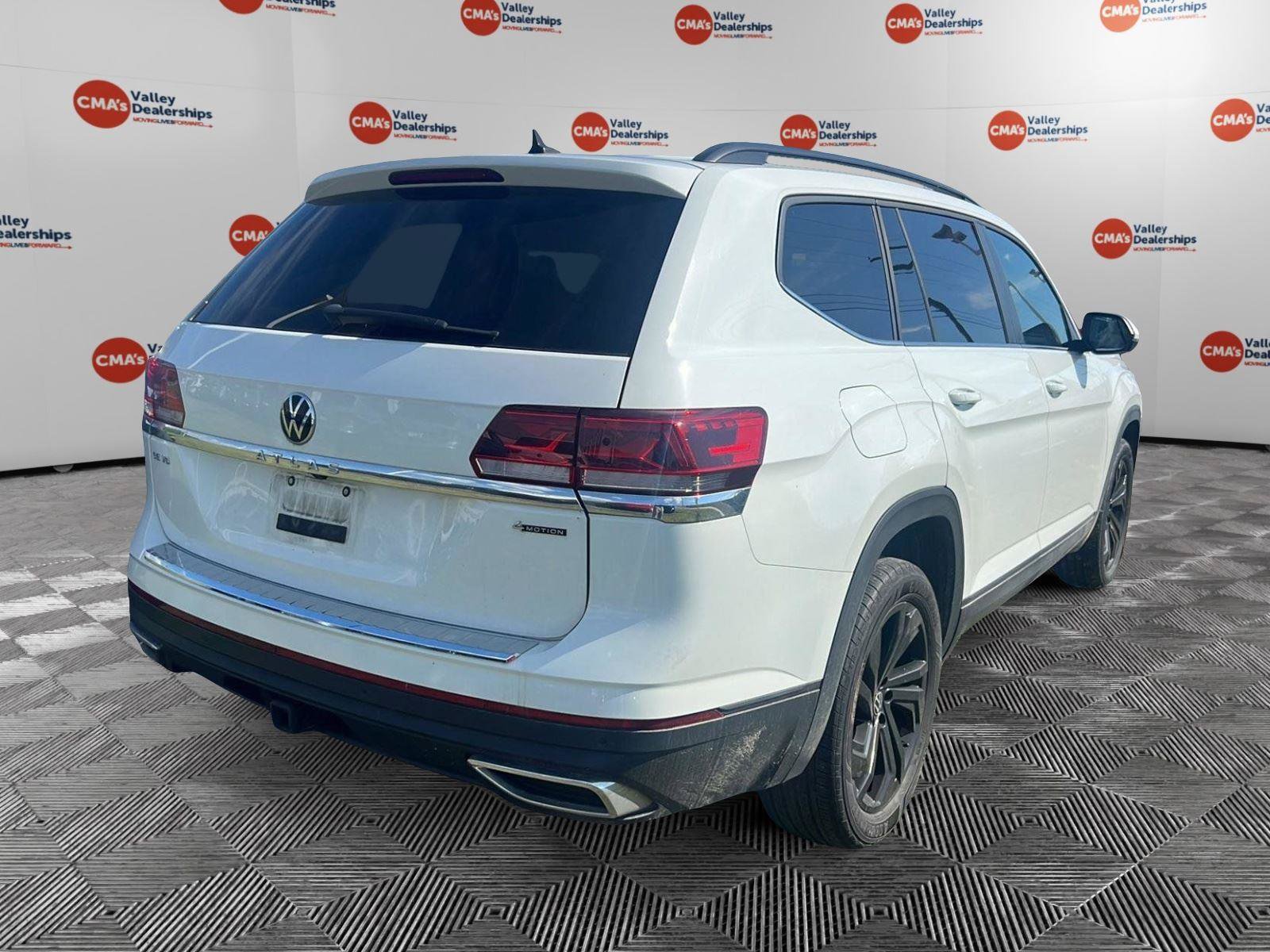 Used 2023 Volkswagen Atlas SE w/ Black Wheel Package AWD/4WD image 12