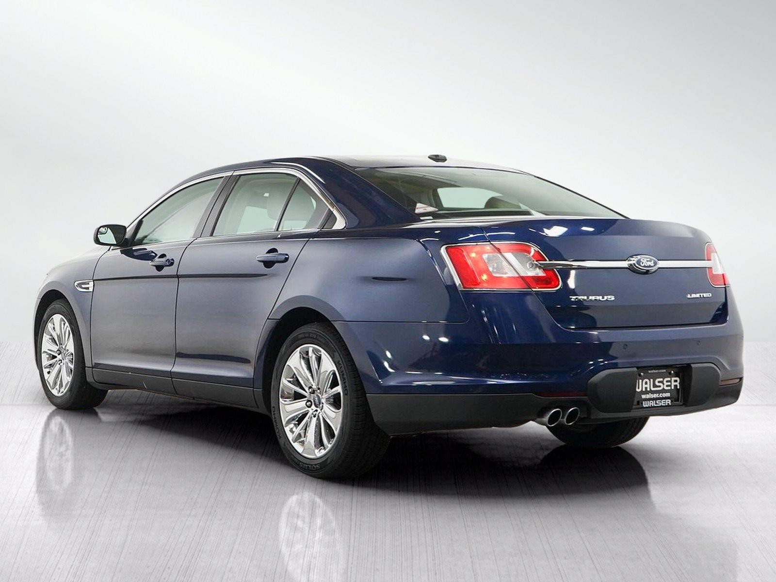 Used 2012 Ford Taurus Limited FWD image 3