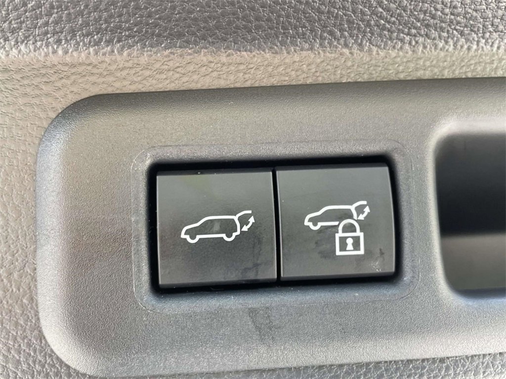 Used 2024 Toyota Sequoia Limited image 8