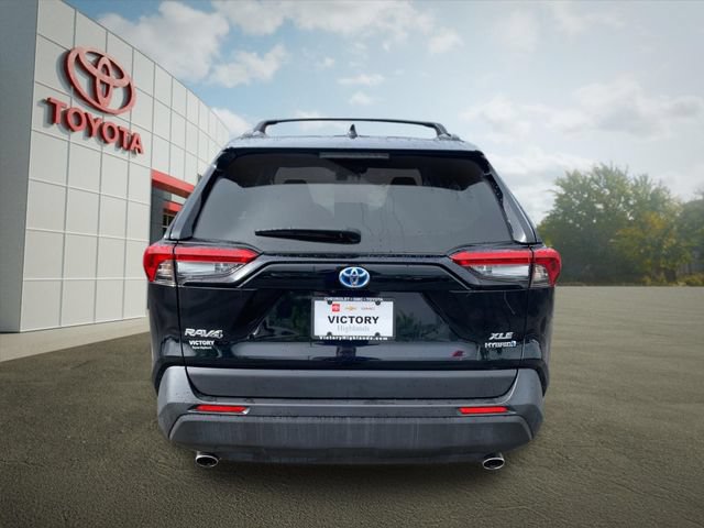 Used 2023 Toyota RAV4 XLE Premium AWD/4WD image 4