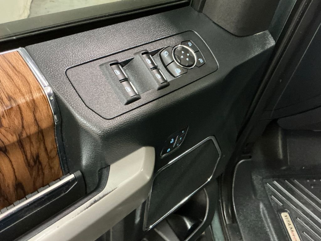 Used 2018 Ford F150 Lariat image 17