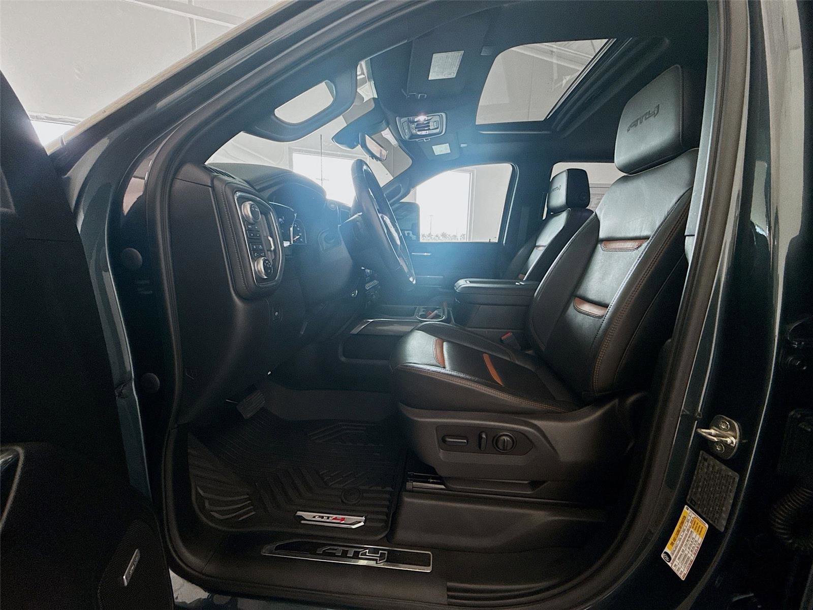 Used 2020 GMC Sierra 2500 AT4 w/ AT4 Premium Package image 2