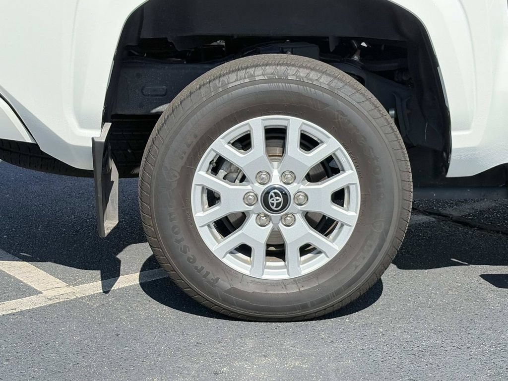 Used 2024 Toyota Tacoma SR5 AWD/4WD image 9