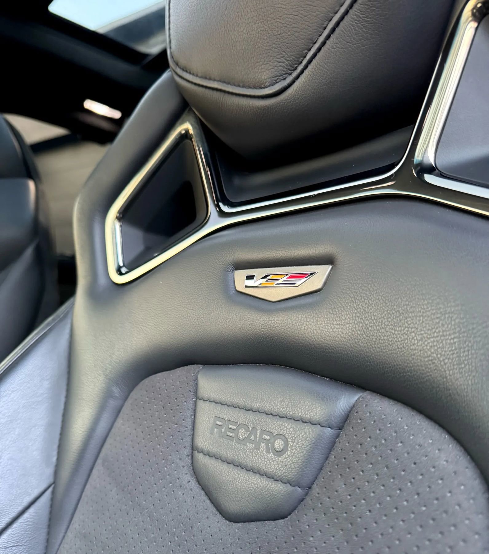 Used 2019 Cadillac CTS V w/ Carbon Fiber Package image 27