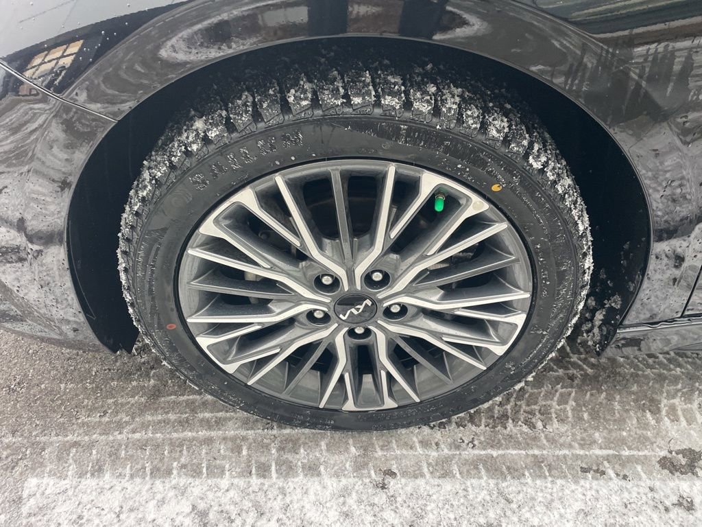 Used 2023 Kia Forte GT-Line w/ GT-Line Technology Package image 12