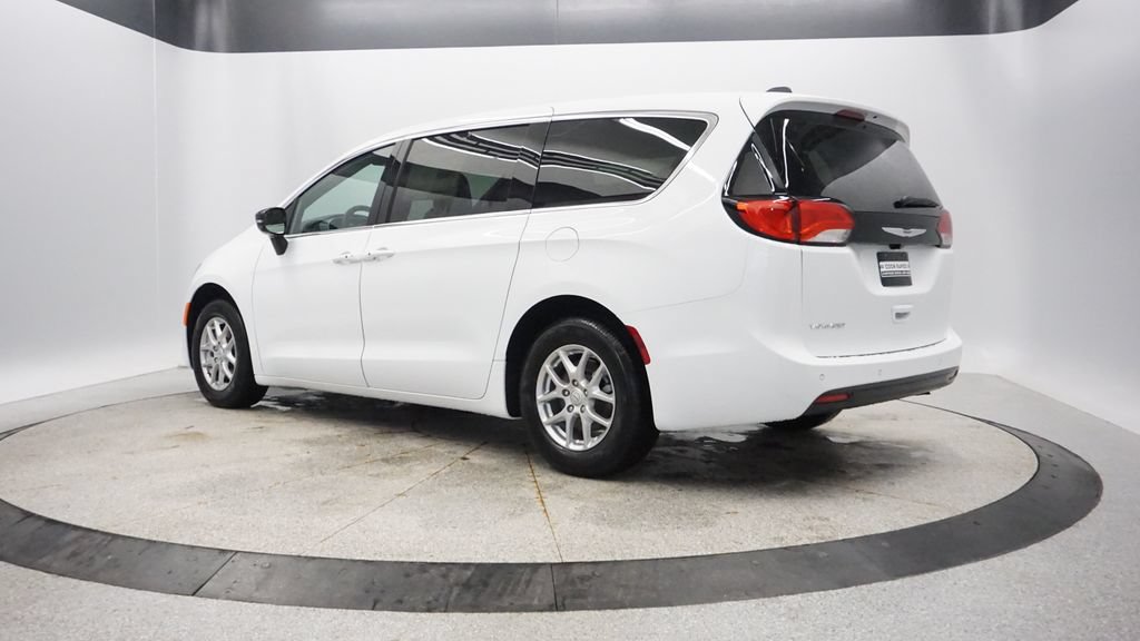 New 2026 Chrysler Voyager LX FWD image 4