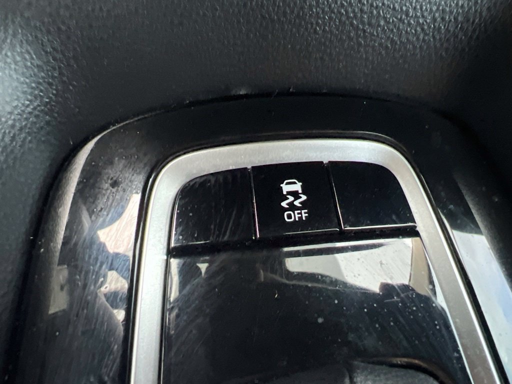 Used 2025 Toyota Corolla LE FWD image 37