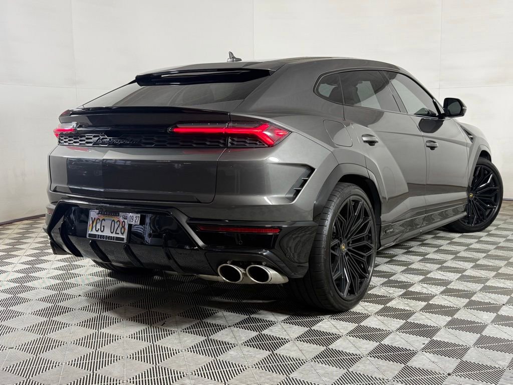Used 2025 Lamborghini Urus SE image 2