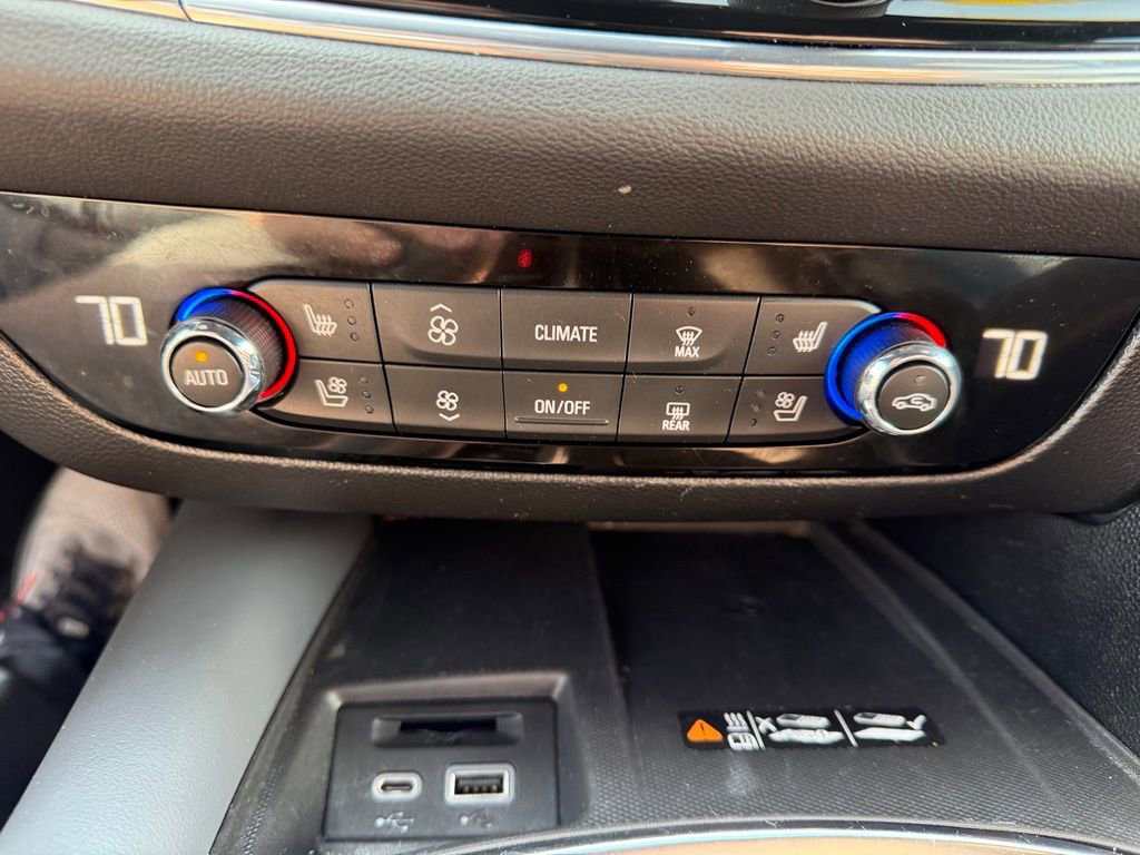 Used 2024 Buick Enclave Premium image 16