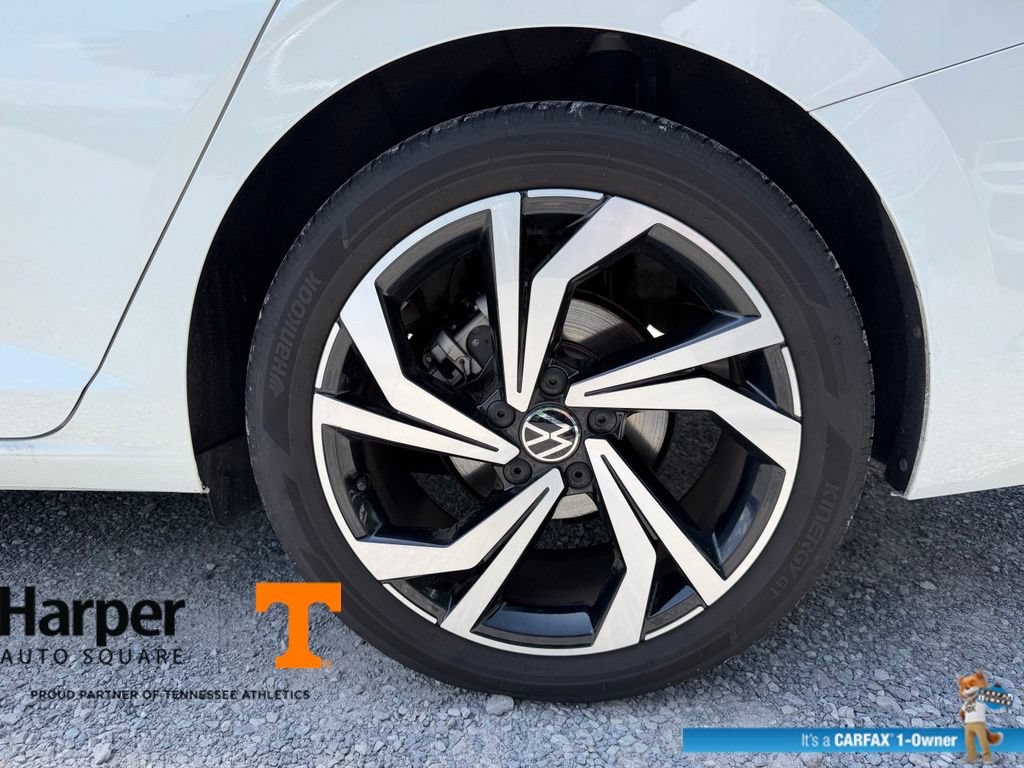 Used 2025 Volkswagen Jetta SEL FWD image 21
