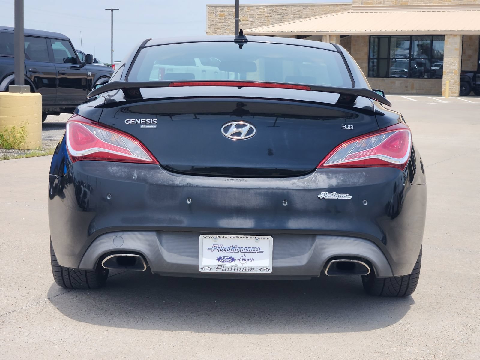 Used 2015 Hyundai Genesis 3.8 RWD image 8