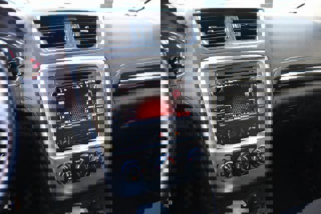 Used 2015 GMC Acadia SLE image 7