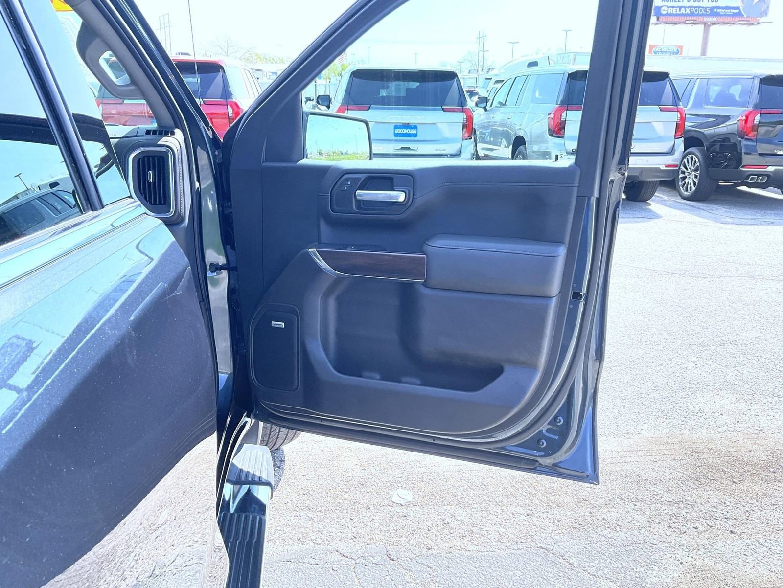 Used 2020 GMC Sierra 1500 SLT w/ SLT Premium Plus Package image 16