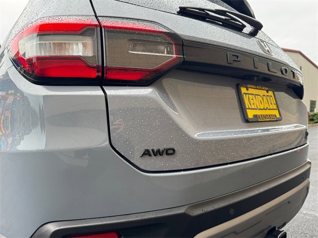 Used 2025 Honda Pilot TrailSport image 24