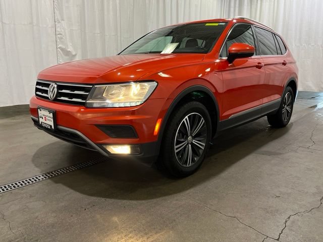 Used 2018 Volkswagen Tiguan SEL AWD/4WD image 26